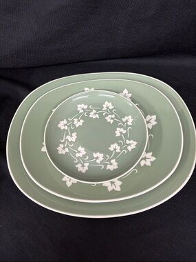 Vintage 1960’s Harkerware ivy wreath dinnerware set